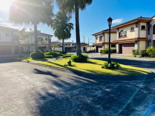 Residencial VIVIENDAS INDIVIDUALES CONDOMINIOS